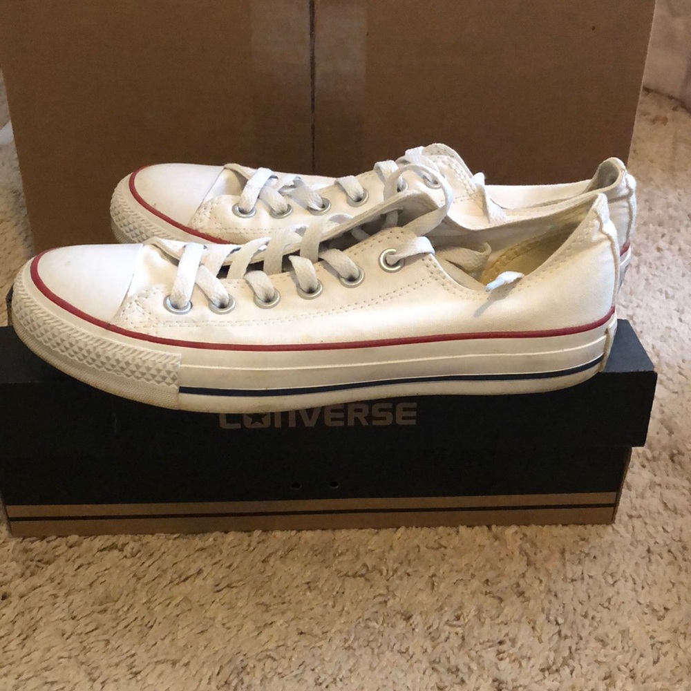 Size 8 women’s white converse